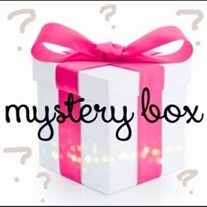 ?? Mystery Plus Size Clothing Box 📦